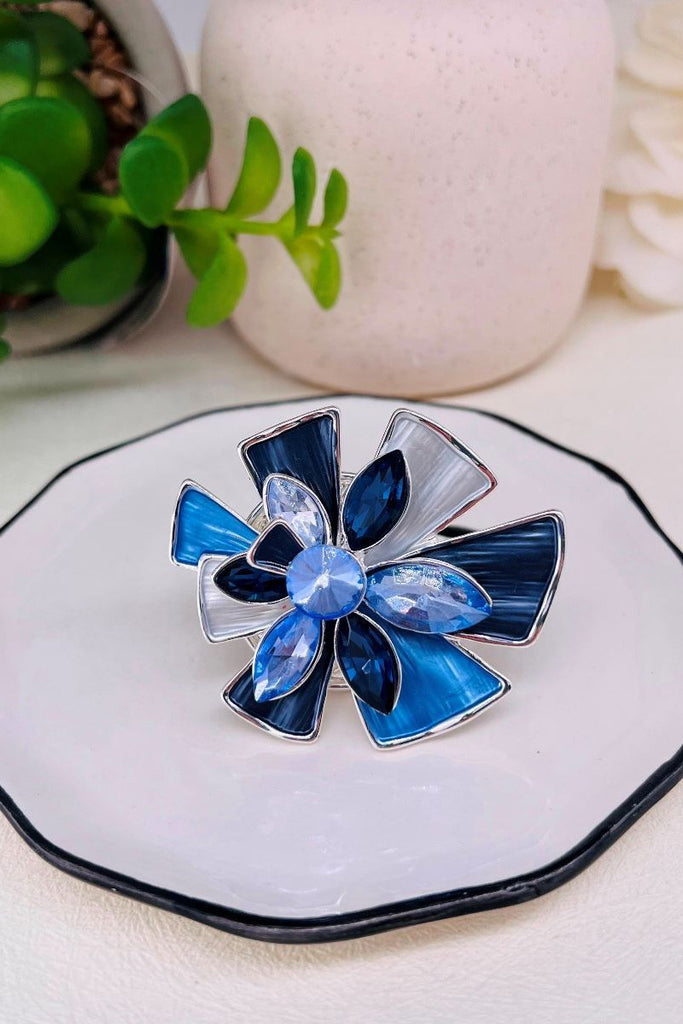 Reena Petal Detail Magnetic Brooch