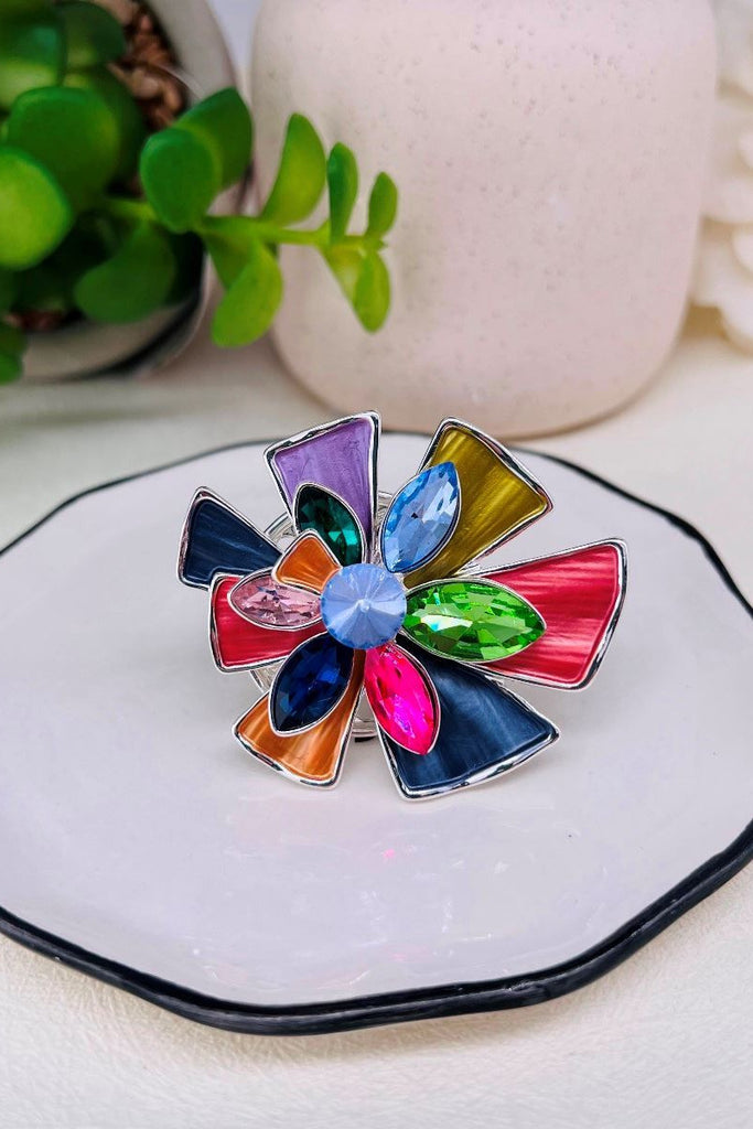 Reena Petal Detail Magnetic Brooch