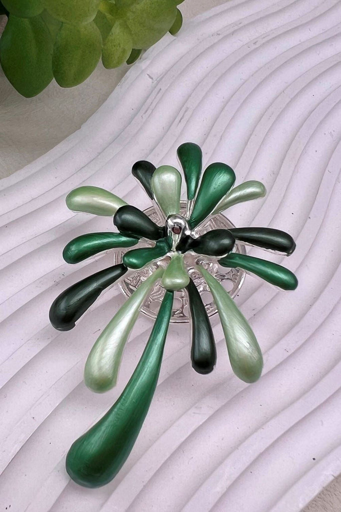 Deedee Flower Splash Magnetic Brooch