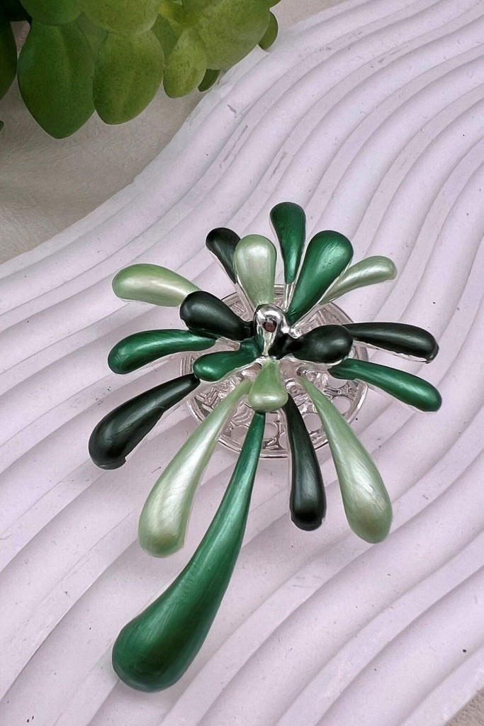 Deedee Flower Splash Magnetic Brooch