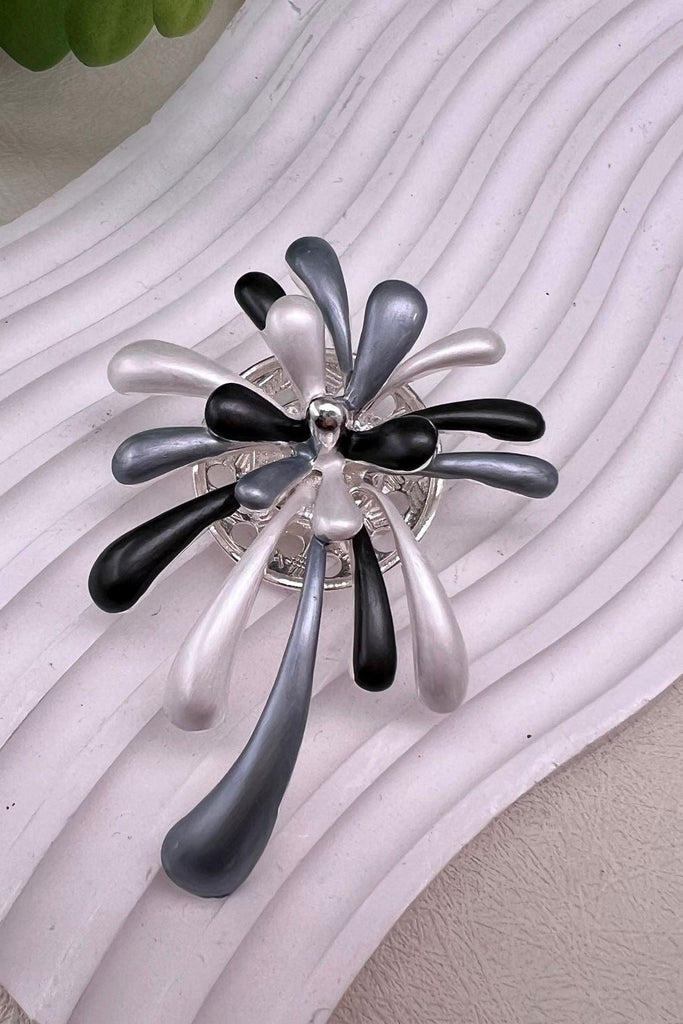 Deedee Flower Splash Magnetic Brooch