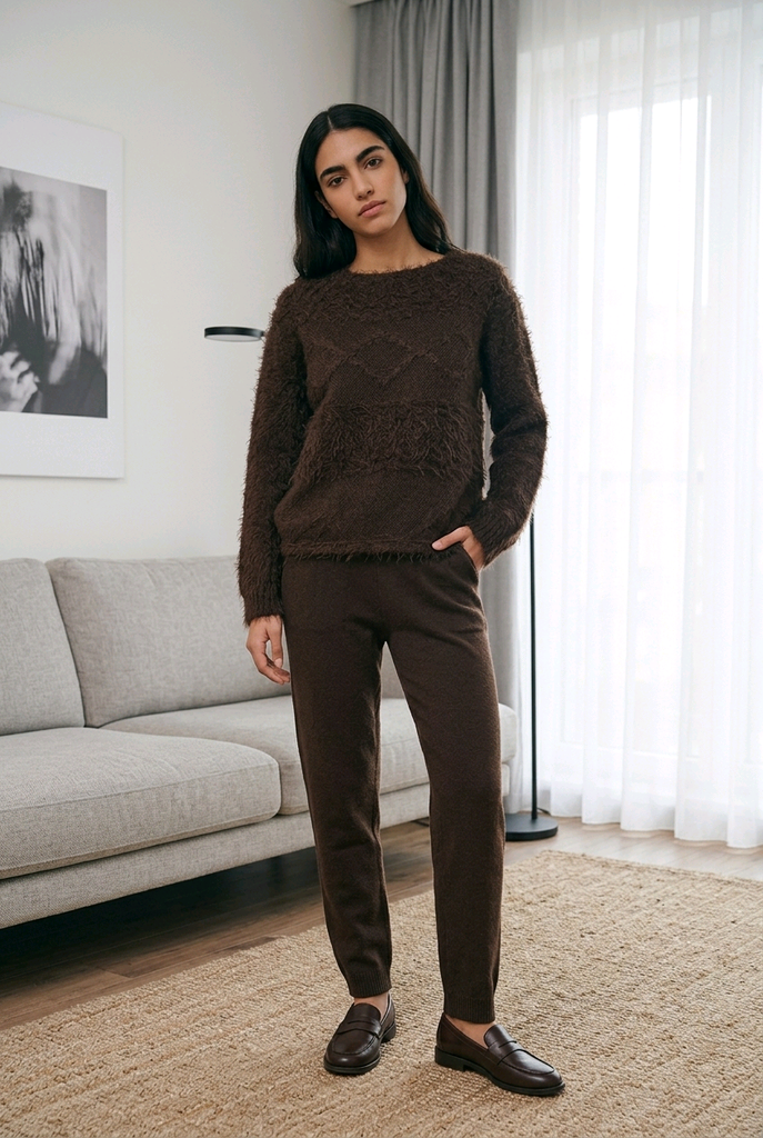 Rosa Fluffy Cable Knit