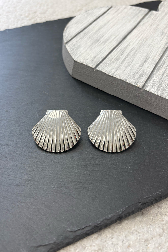 Glenn Textured Shell Earrings