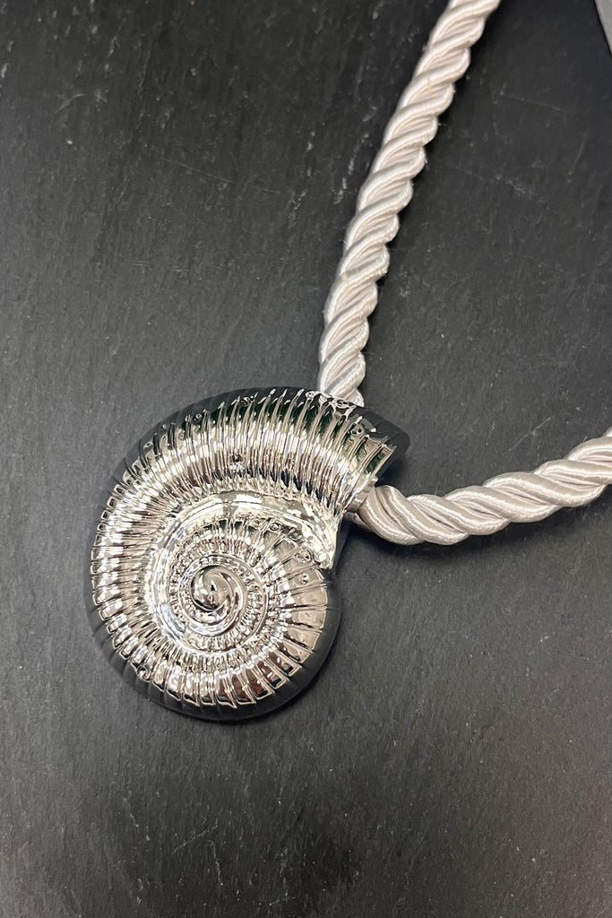 Sara Statement Shell Set