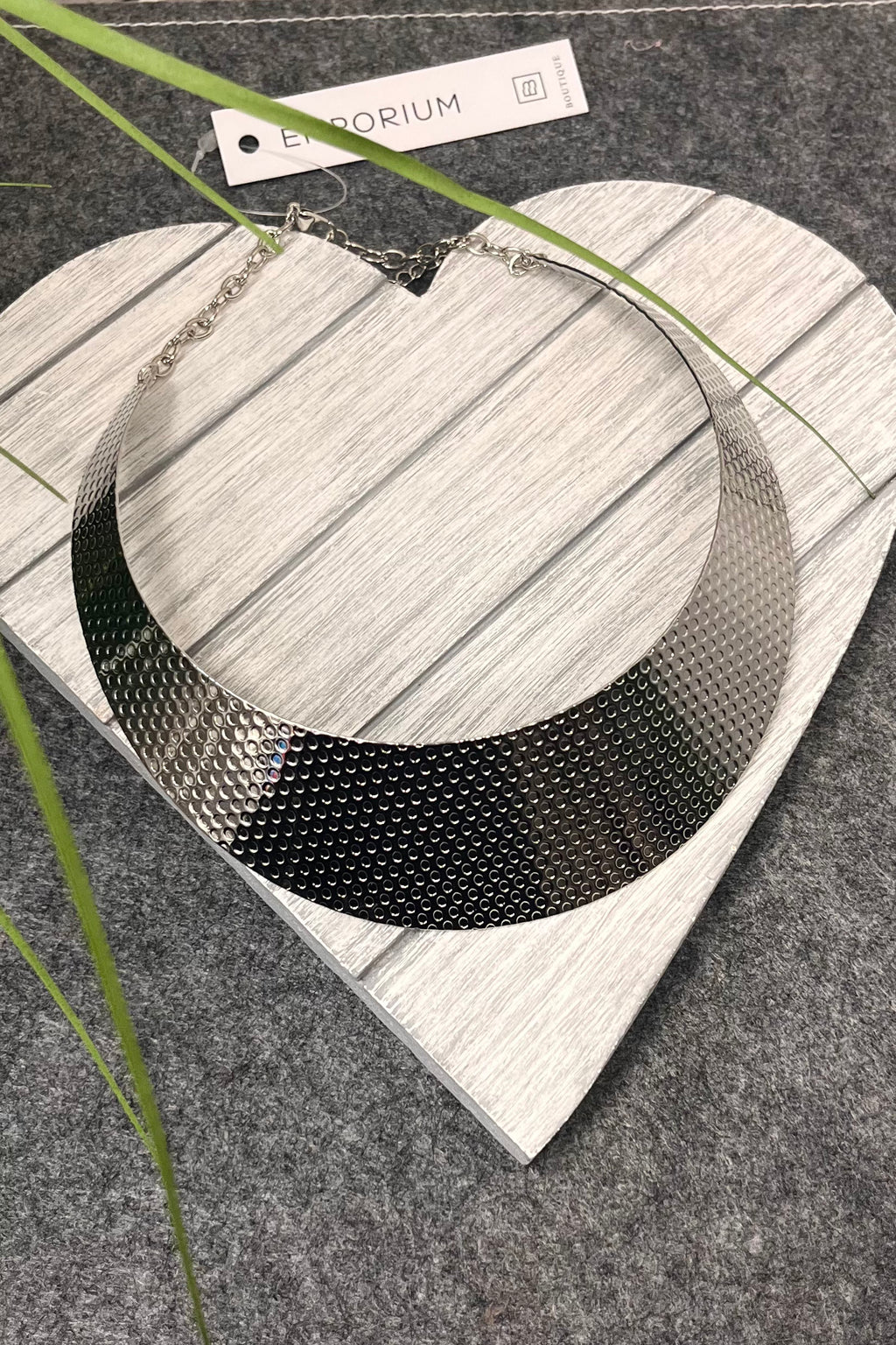 Kellie Hammered Dot Choker