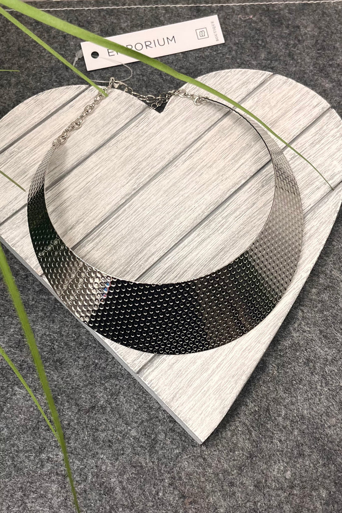Kellie Hammered Dot Choker