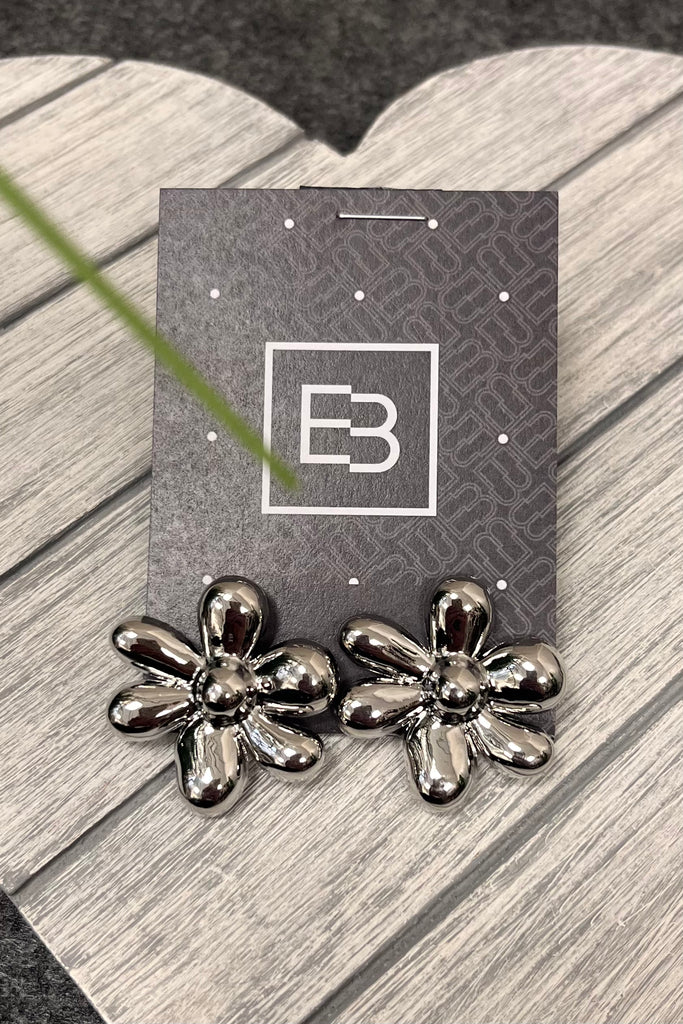 Dina Retro Flower Earrings