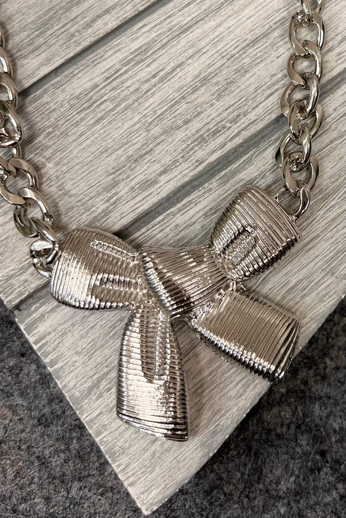 Dolly Bow Detail Necklace & Earring Set