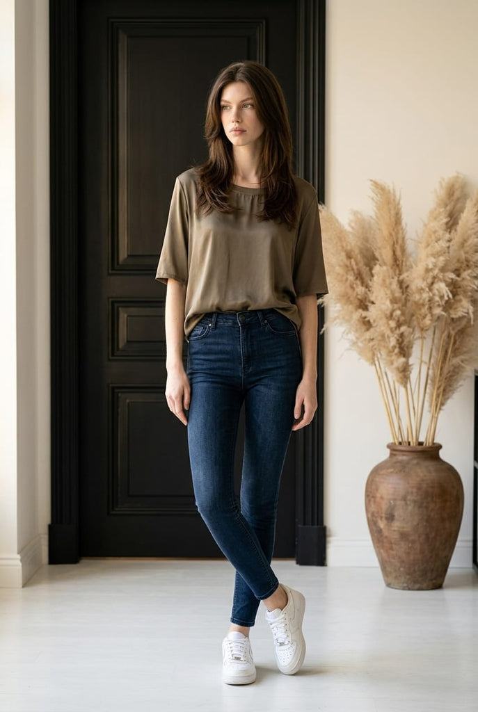 Yasmin Soft Silky Front Top