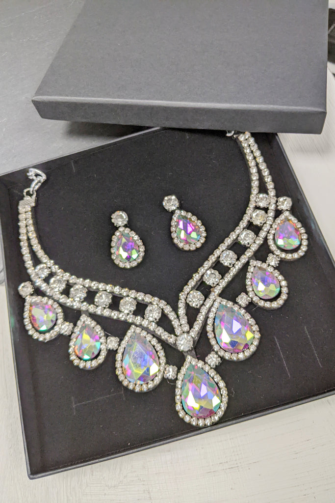 Cassidy Tear Drop Gem Set