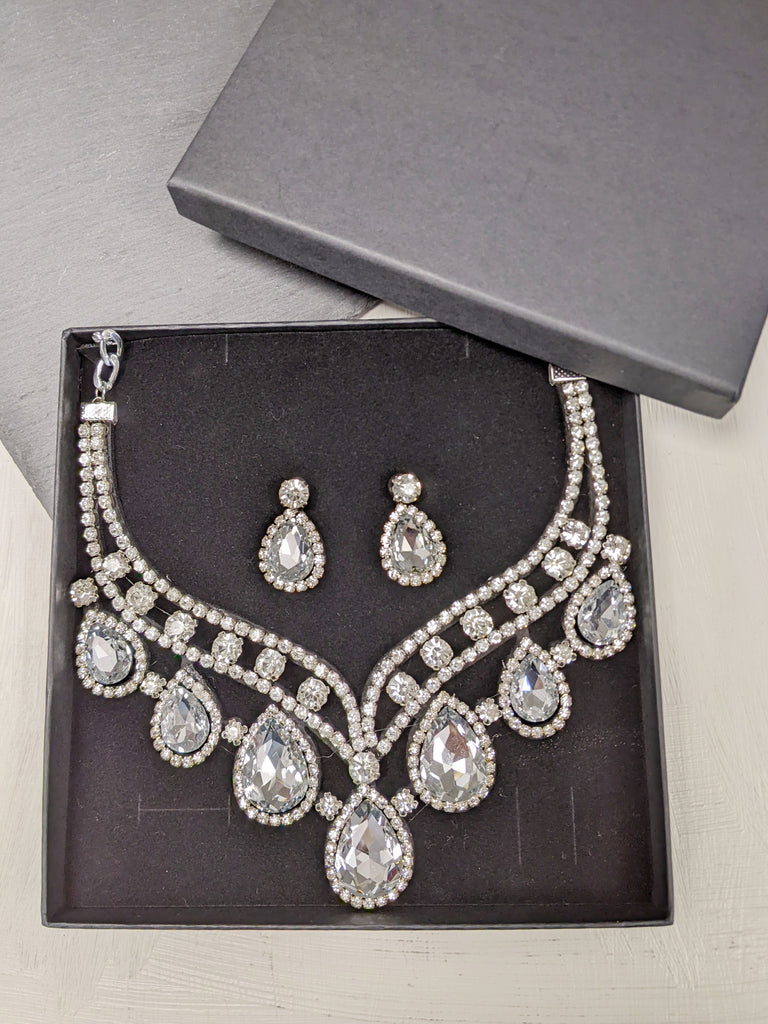 Cassidy Tear Drop Gem Set