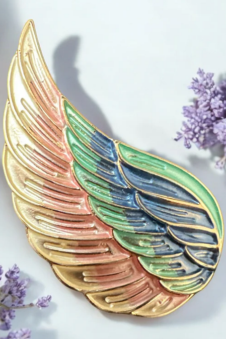 Clara Feather Detail Magnetic Brooch