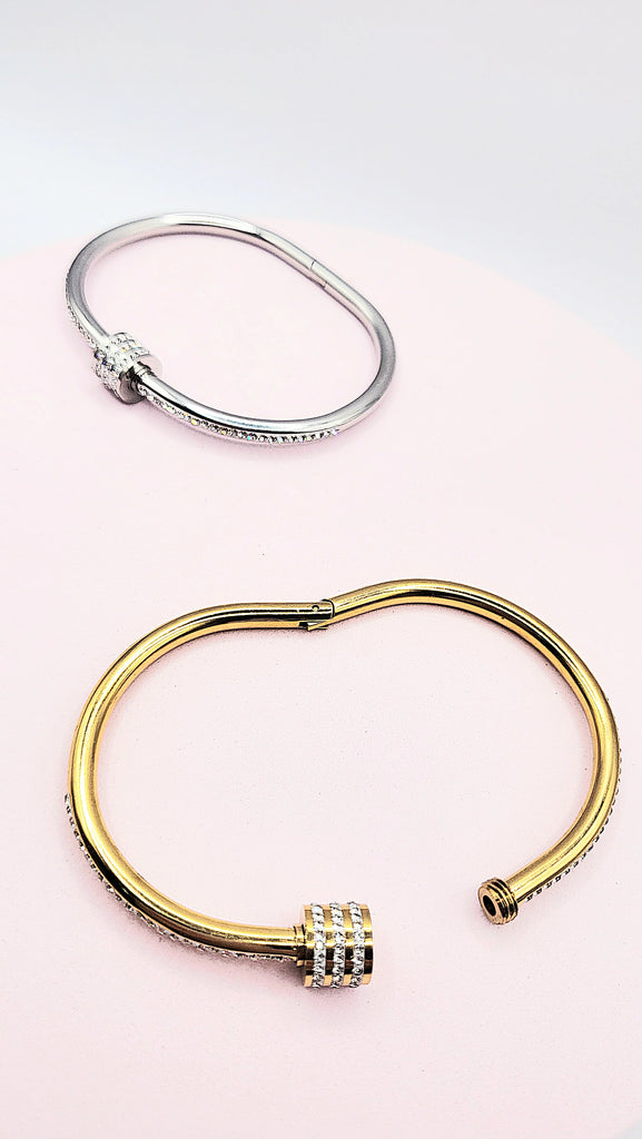 Kelly Curved Crystal Bangle