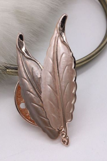 Janice Overlapping Feather Magnetic Brooch
