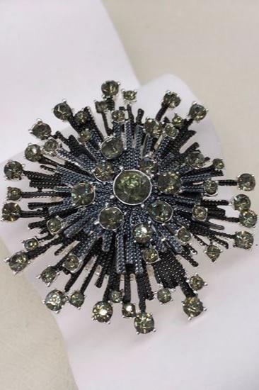 Carell Starburst Magnetic Brooch