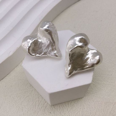 Everly Hammered Heart Earrings