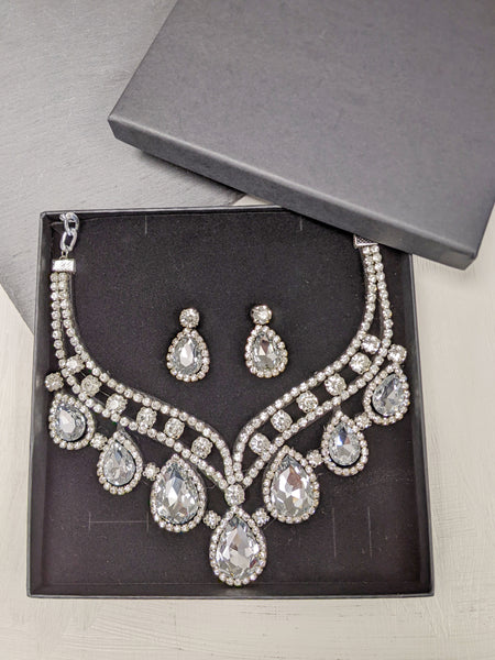 Cassidy Tear Drop Gem Set